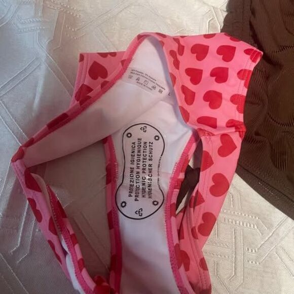 New trendy size medium bikini sets - Picture 3 of 3